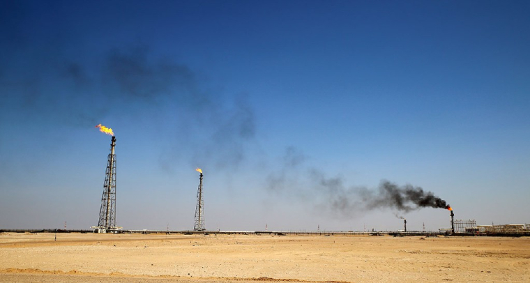 Saudi Aramco a 260 milliards de barils en réserve, soit dix fois plus qu'Exxon Mobil, première compagnie internationale ; son bénéfice net de 110 milliards de dollars en 2018 est supérieur à celui, cumulé, des cinq Majors pétrolières (Exxon Mobil, Shell, BP, Chevron et Total). (crédit : Adobe Stock)