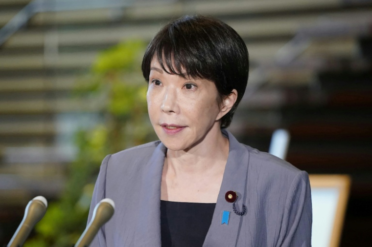 La Première ministre japonaise Sanae Takaichi s'adresse aux médias à Tokyo, après le séisme de magnitude 7,1 qui a frappé le sud du Japon, le 28 juillet 2026 ( JIJI Press / STR )