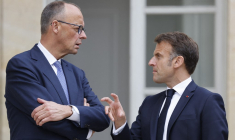 Friedrich Merz et Emmanuel Macron, le 7 mai 2025, à Paris ( POOL / LUDOVIC MARIN )