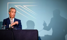 Nigel Farage lors d'une conférence de presse de son parti à Londres le 18 novembre 2025 ( AFP / Justin TALLIS )