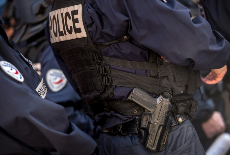 Une enquête judiciaire a été ouverte pour "violences volontaires" visant un fonctionnaire de la police nationale à Carcassonne ( AFP / PHILIPPE HUGUEN )