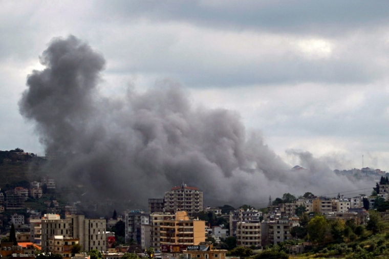 Une frappe aérienne israélienne sur le village de Nabatiyé, dans le sud du Liban, le 22 mai 2026 ( AFP / Abbas Fakih )
