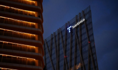 Le logo de Telefonica est affiché à son siège social à Barcelone