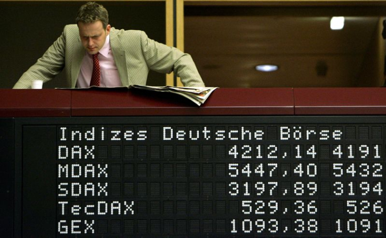 Un trader dans la salle des marchés de la bourse allemande
