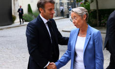 Le président Emmanuel Macron présentera le cap de la France sur la planification écologique le 25 septembre.  ( POOL / YVES HERMAN )