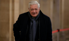 L'ancien eurodéputé et ex N.2 du FN, Bruno Gollnisch, à la cour d'appel de Paris, le 14 janvier 2026 ( AFP / Thomas SAMSON )