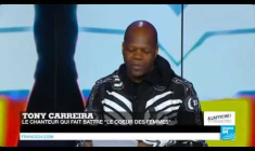 Tony Carreira, chanteur de charme qui enflamme 'le cœur des femmes'