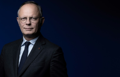 Edouard Philippe, maire du Havre et président du parti Horizons, le 26 février 2025 à Paris ( AFP / JOEL SAGET )
