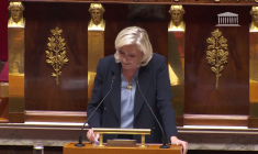 Motion de censure: Le Pen attend la dissolution avec une "impatience croissante"