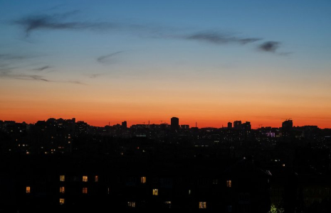 Vue de Kiev au coucher du soleil