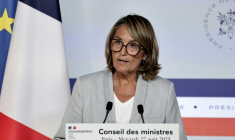 La porte-parole du gouvernement Sophie Primas lors d'une conférence de presse à l'issue du Conseil des ministres, le 27 août 2025 à Paris ( AFP / STEPHANE DE SAKUTIN )