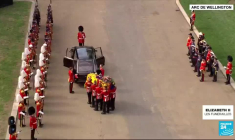 Funérailles d'Elizabeth II : le cortège funéraire prend la direction de Windsor