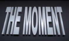 Charli xcx sur le tapis rouge pour la première du faux documentaire "The Moment"