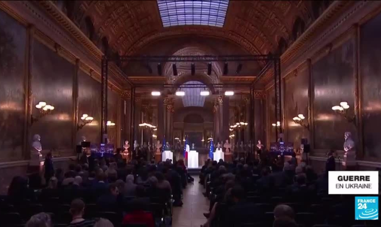 Guerre en Ukraine : les sanctions contre la Russie prévues lors du sommet de Versailles entrent en vigueur