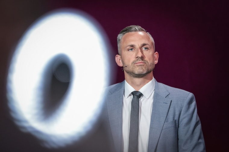 Ulrich Siegmund, le principal candidat AfD aux élections régionales de Saxe-Anhalt, lors d'un débat télévisé à Magdebourg, le 12 août 2026 ( AFP / Ronny HARTMANN )