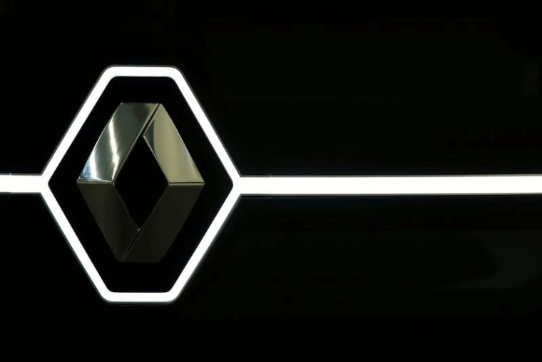 RENAULT TRUCKS POURRAIT SUPPRIMER 463 POSTES EN FRANCE