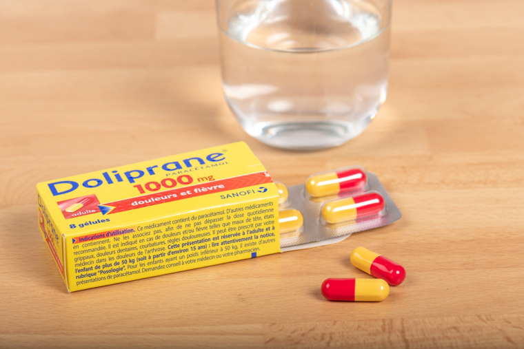 Il n’existe pas de médicaments sans risque. Même les plus courants, disponibles sans ordonnance, peuvent, dans certaines conditions, provoquer des effets délétères. (crédit: Adobe Stock)