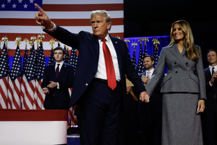 Le prochain président des Etats-Unis Donald Trump et son épouse Melania Trump ce mercredi 6 novembre en Floride. ( GETTY IMAGES NORTH AMERICA / CHIP SOMODEVILLA )