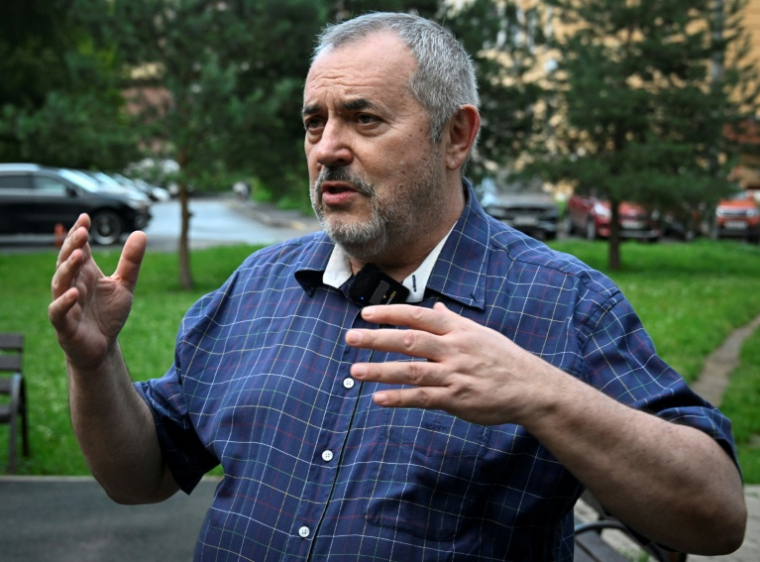 L'opposant russe Boris Nadejdine lors d'un entretien avec l'AFP à Dolgoproudny, dans la banlieue de Moscou, le 15 juillet 2026 ( AFP / Alexander NEMENOV )