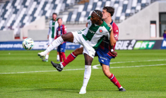 Le Red Star prend la tête, Nantes patine