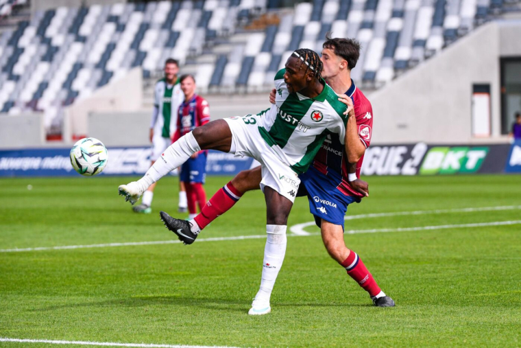Le Red Star prend la tête, Nantes patine