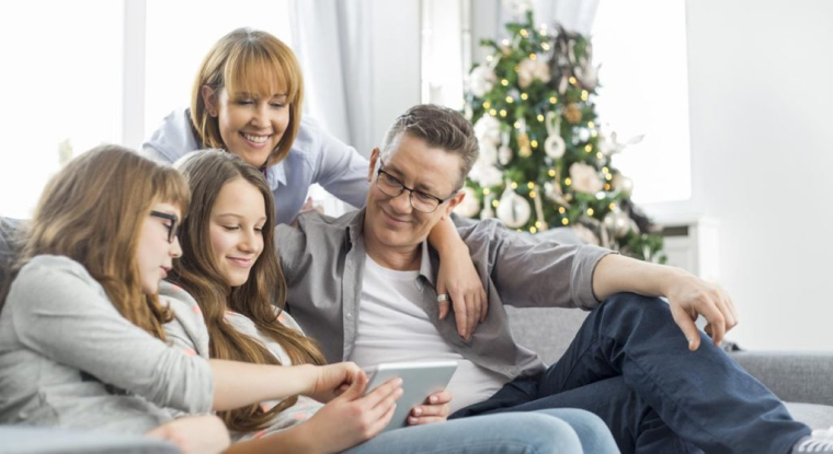 Immobilier, assurance vie, Bourse, impôts : nos conseils pour épargner à long terme. (© Adobestock)