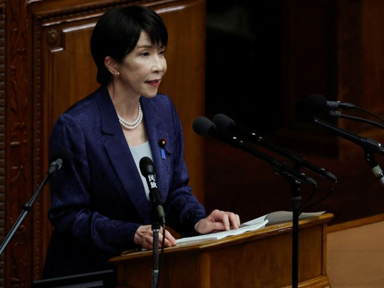La Première ministre japonaise, Sanae Takaichi, prononce un discours d'orientation devant le Parlement, à Tokyo