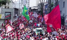 Brésil: Lula boucle sa campagne à Sao Paulo avant un scrutin serré