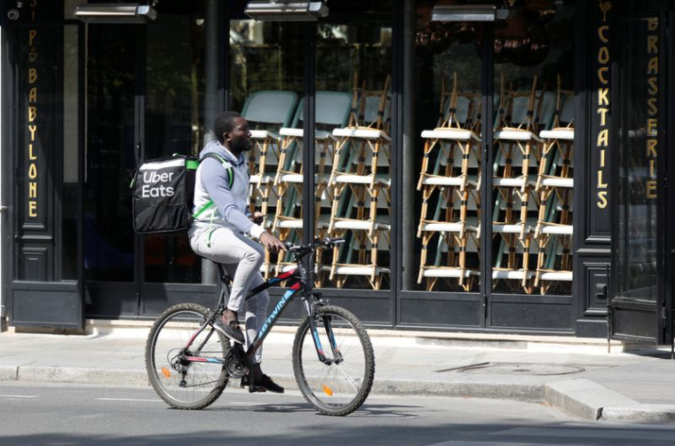 FRANCE: LES LIVREURS DE REPAS GONFLENT LES CRÉATIONS D'ENTREPRISES, SELON UNE ÉTUDE