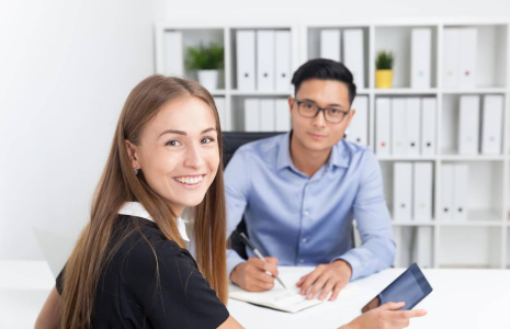 Faut-il ouvrir une assurance vie à 25 ans ? / iStock.com - ismagilov
