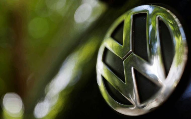 PROCÉDURE JUDICIAIRE CONTRE D'ACTUELS ET EX-DIRIGEANTS DE VW POUR RÉMUNÉRATION EXCESSIVE