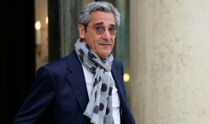 Le ministre des PME Serge Papin à la sortie de l'Elysée, le 15 avril 2026 à Paris  ( AFP / Ludovic MARIN )