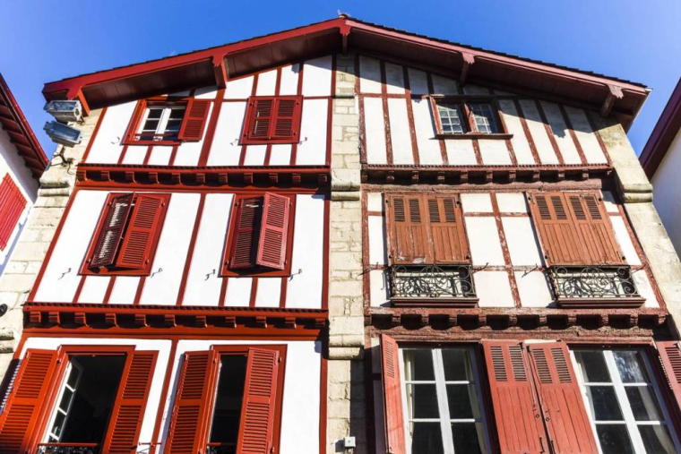 iStock-Joaquin Ossorio-Castillo