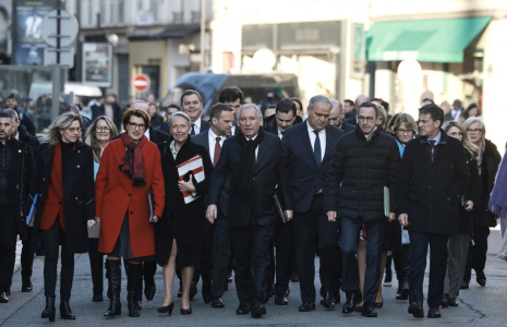 ( POOL / CHRISTOPHE PETIT TESSON )