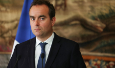 Sébastien Lecornu à Paris, le 26 avril 2024. ( AFP / THOMAS SAMSON )