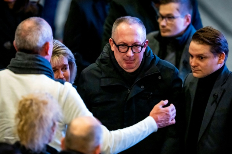 Le président de la commune de Crans-Montana Nicolas Féraud, après une cérémonie d'hommage aux victimes de l'incendie qui a ravagé le bar Le Constellatio, le soir du Nouvel An, le 9 janvier 2026 à Crans-Montana  ( AFP / MAXIME SCHMID )