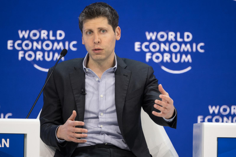 Sam Altman à Davos le 18 janvier 2024. ( AFP / FABRICE COFFRINI )