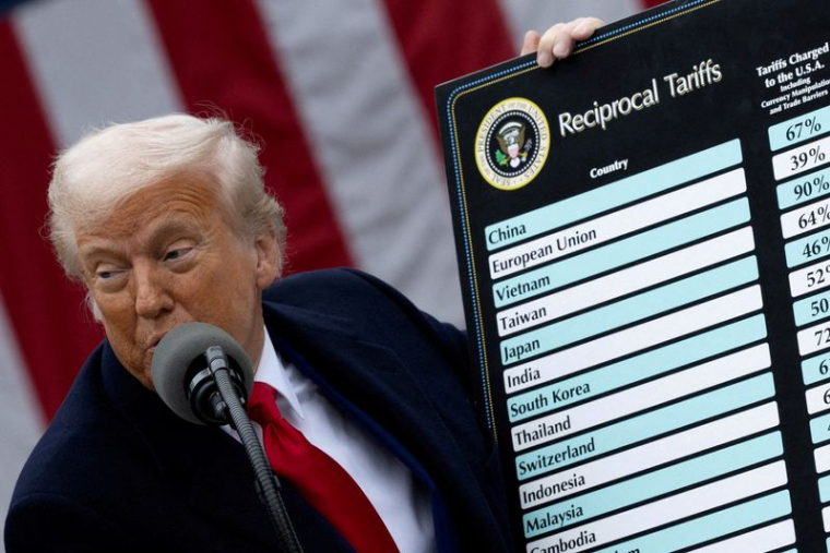 Le président américain Trump prononce un discours sur les droits de douane, à la Maison blanche