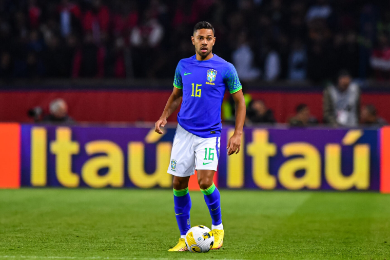 Pas retenu avec le Brésil, Renan Lodi s’en prend à Carlo Ancelotti