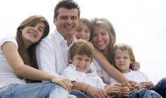 La transmission de patrimoine dans le cadre d'une famille recomposée est possible grâce à de nombreuses dispositions du droit civil ( Crédits : Adobe Stock)