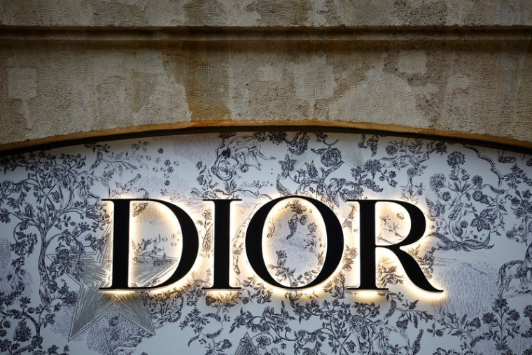 Logo de la marque de mode Dior à Paris