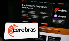 Un écran de smartphone affichant le logo de Cerebras (Crédits: Adobe Stock)