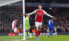 Arsenal très solide, les clubs de Milan assurent et le Celtic se qualifie