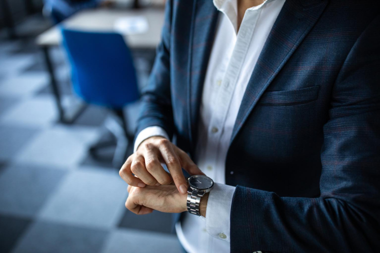 Assurer une montre de collection comme une Rolex héritée nécessite des garanties spécifiques, une évaluation rigoureuse et une bonne connaissance des règles fiscales en cas de revente ou de création de collection. ( crédit photo : Getty Images )