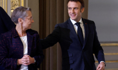 Emmanuel Macron et Elisabeth Borne, en mars 2022, à l'Elysée ( POOL / GONZALO FUENTES )