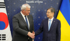 Andriï Sybiga et Cho Hyun, le 30 juin 2026, à Séoul ( POOL / LEE JIN-MAN )