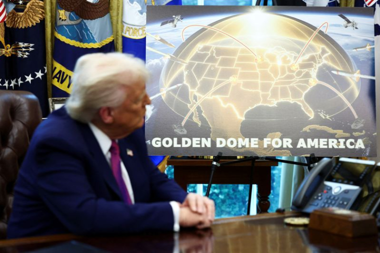 Le président américain Donald Trump faisant une annonce sur son projet de bouclier antimissile