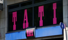 FEU VERT SOUS CONDITIONS AUX RACHATS DE TATI ET BRICORAMA