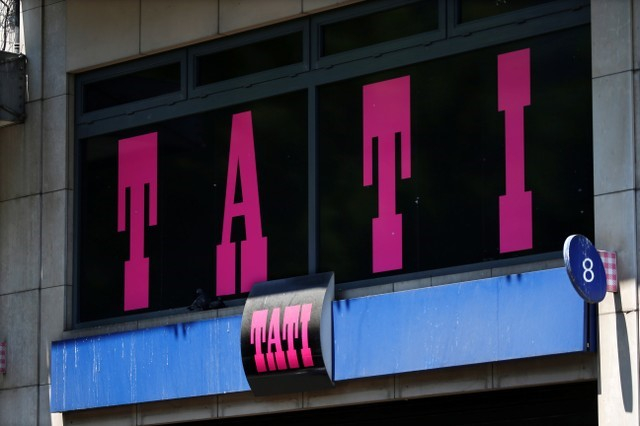 FEU VERT SOUS CONDITIONS AUX RACHATS DE TATI ET BRICORAMA