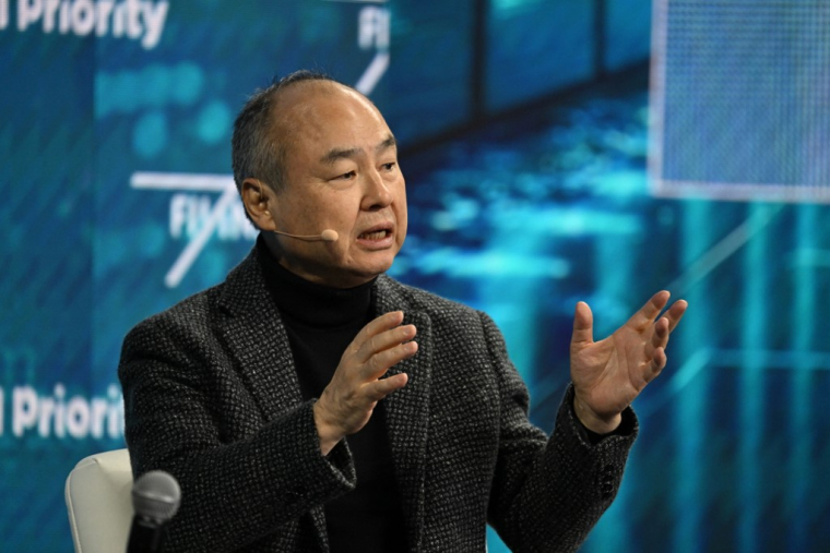 Le PDG de SoftBank, Masayoshi Son, en Floride, le 21 février 2025 ( AFP / CHANDAN KHANNA )